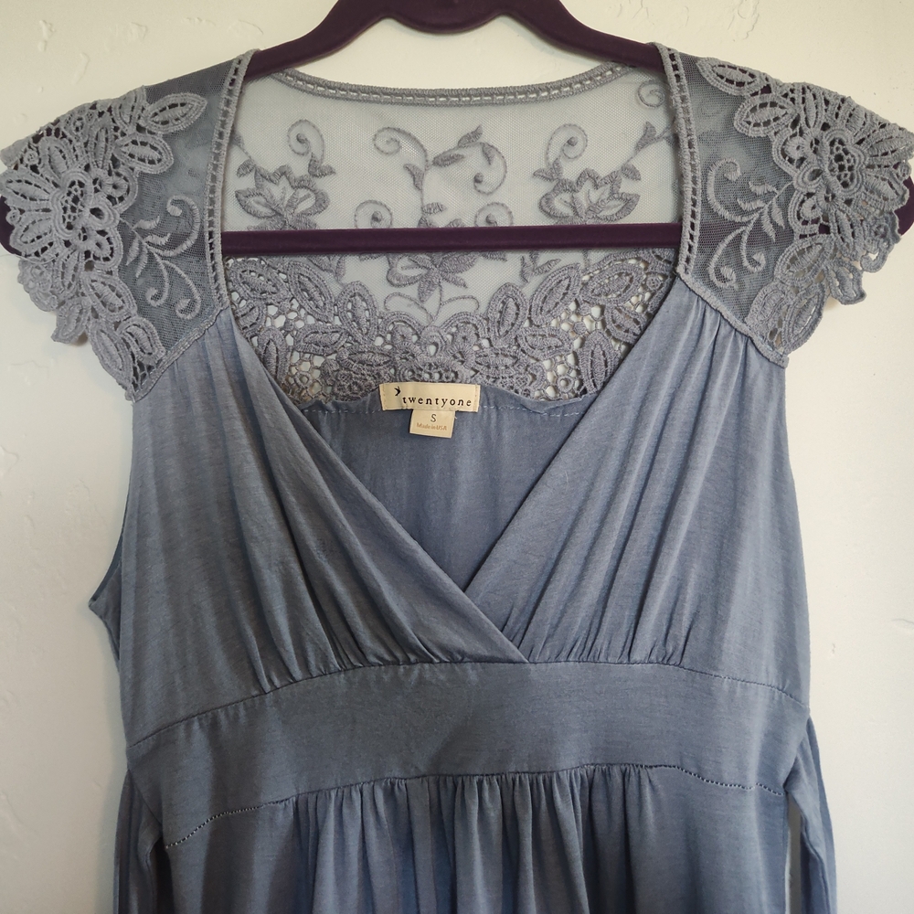twentyone Gray Blue Lace Sleeve Top Size Small
